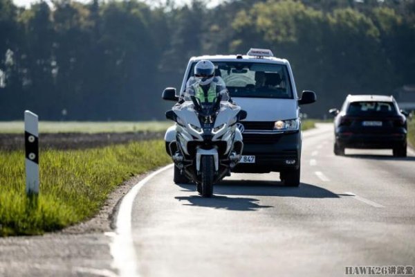 联合证券 德国军队如何进行摩托车训练 专用护具确保安全 专业场地提高效率